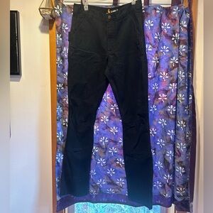 Men’s straight fit 33x34 carhartt pants